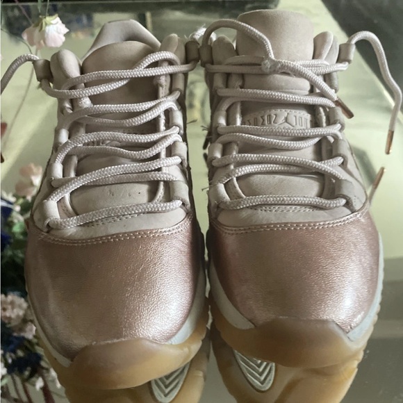 Wmns Air Jordan 11 Retro Low 'Rose Gold - Picture 1 of 7